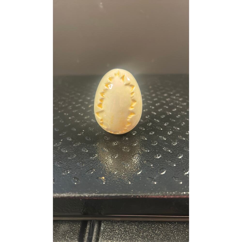 1402. Ceramic Cream Egg with Breakout